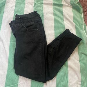 Sz 16R, EUC torrid black high waisted skinny jeans